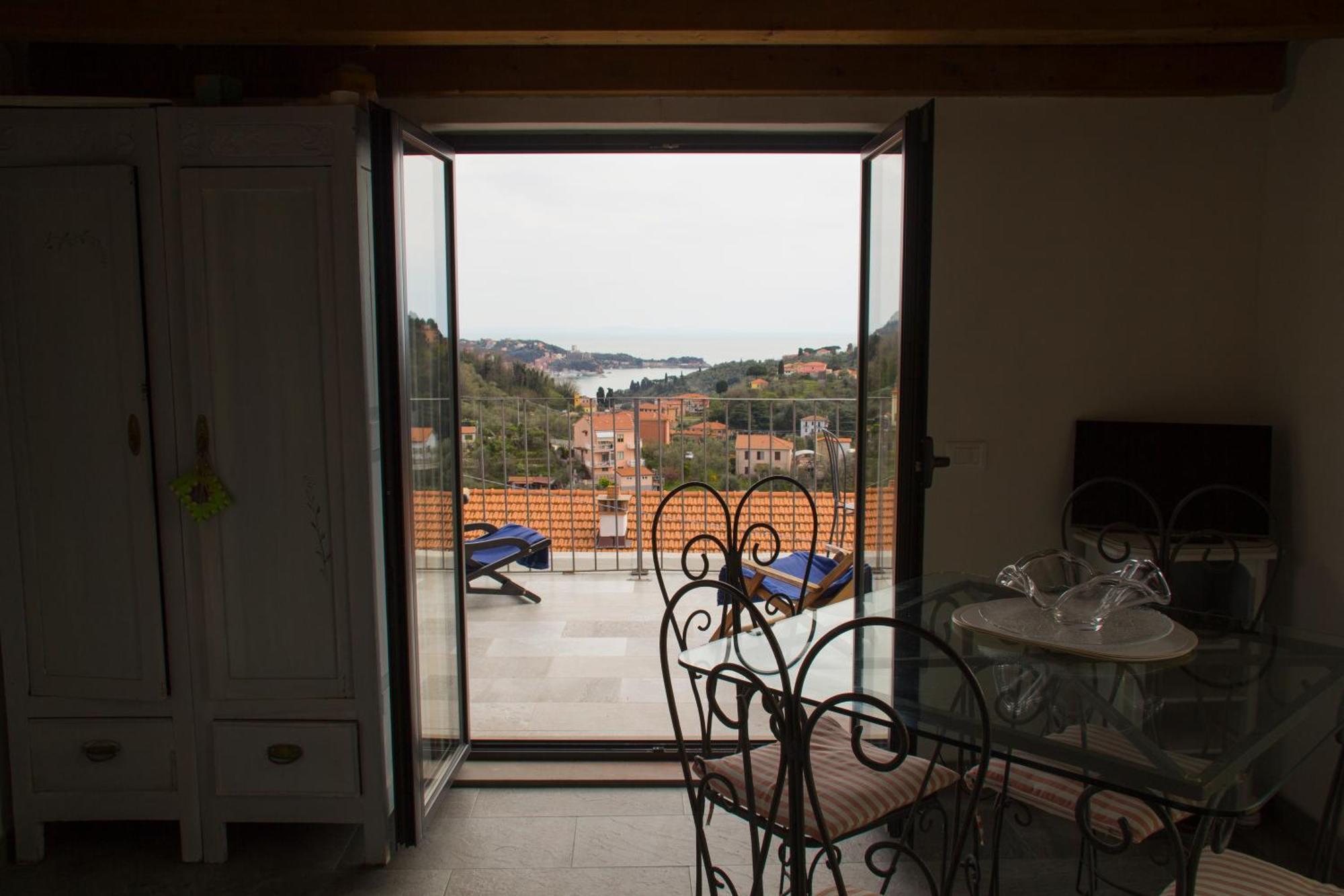Da Rita Apartment San Terenzo Exterior photo